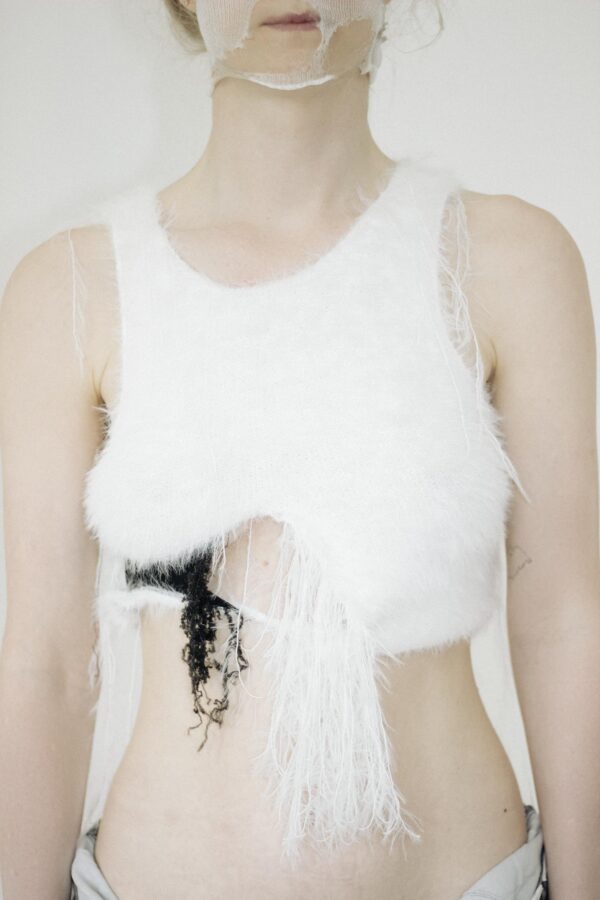 Mucra white